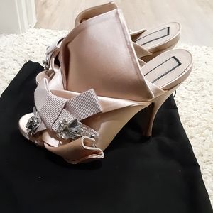 N 21 heels